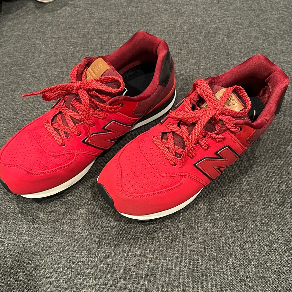 Kids 574 New Balance Sneakers-used